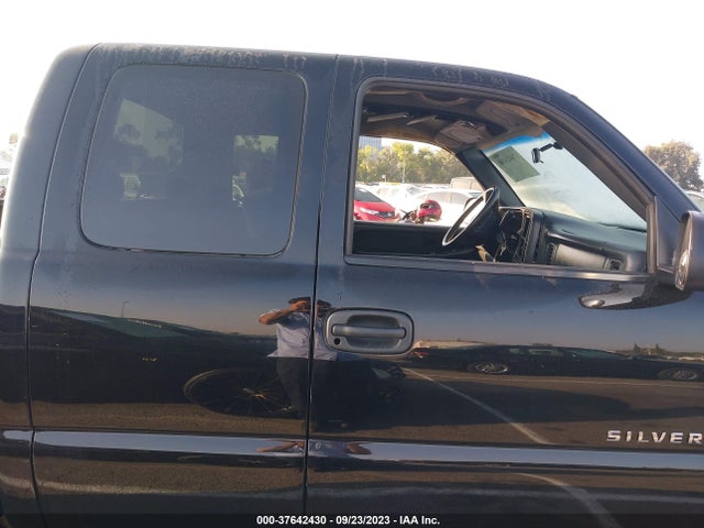 2001 CHEVROLET SILVERADO 1500 LS VIN: 2GCEC19W211346454