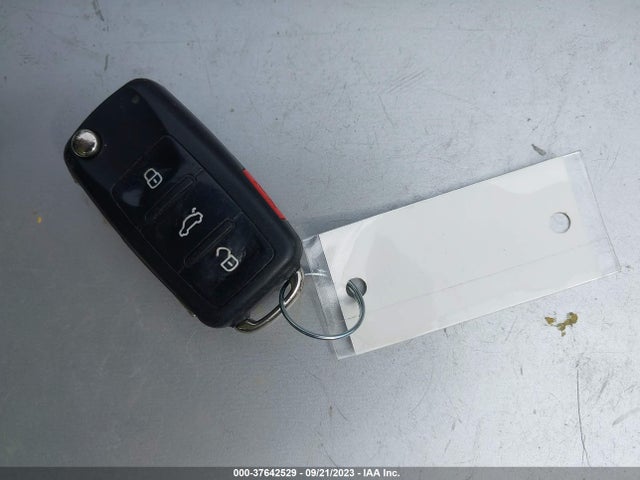 3VWFP7ATXEM606690 Volkswagen Beetle Coupe 2.5l Entry