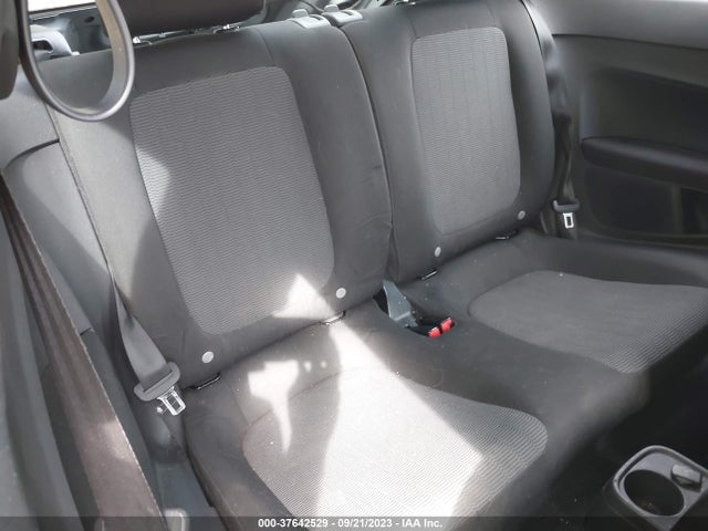3VWFP7ATXEM606690 Volkswagen Beetle Coupe 2.5l Entry