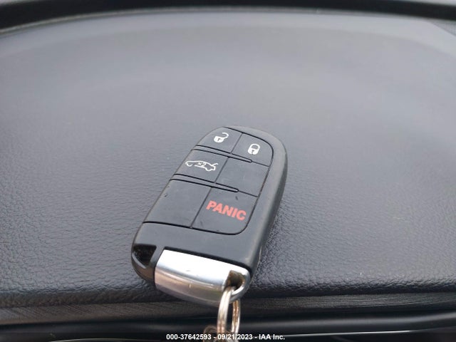 Chrysler 200 Limited 2015 1C3CCCAB6FN641417 Image 11