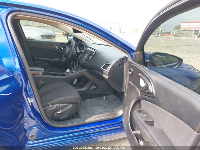 Chrysler 200 Limited 2015 1C3CCCAB6FN641417 Image 5