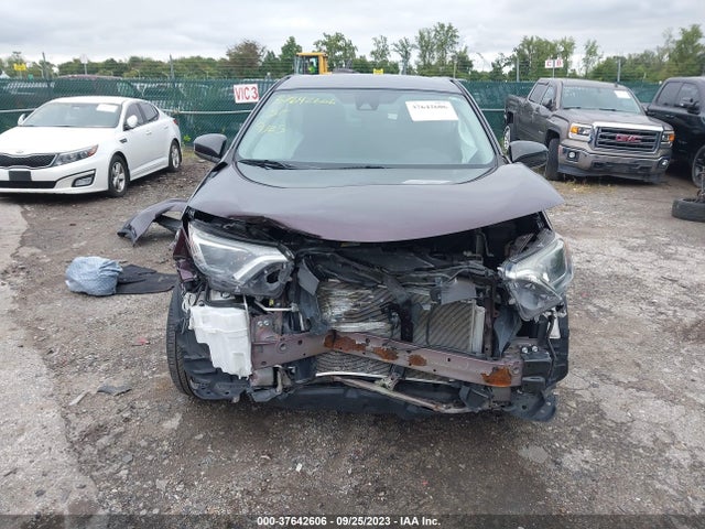 Toyota RAV4 LE 2018 2T3BFREV8JW825460 Image 13
