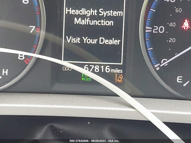 Toyota RAV4 LE 2018 2T3BFREV8JW825460 Image 16