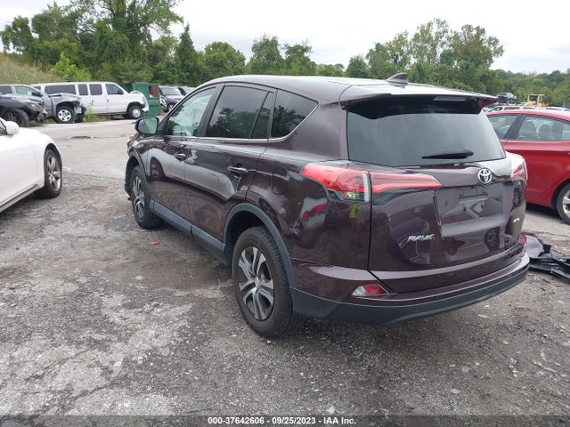 Toyota RAV4 LE 2018 2T3BFREV8JW825460 Image 3