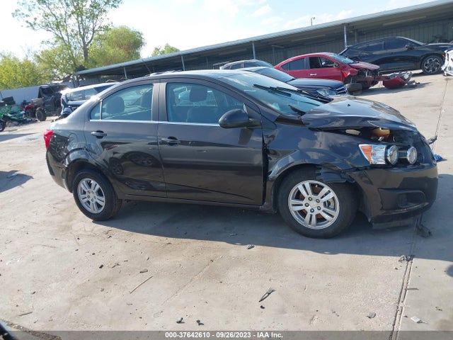 Chevrolet SONIC LT 2016 1G1JC5SH5G4123817 Image 12