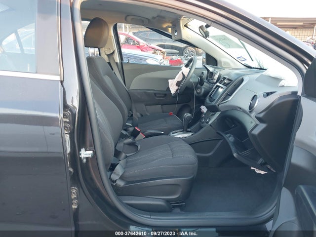 Chevrolet SONIC LT 2016 1G1JC5SH5G4123817 Image 5