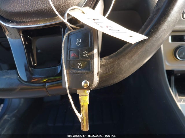3VW217AU9FM029743 Volkswagen Golf Tsi S W/sunroof
