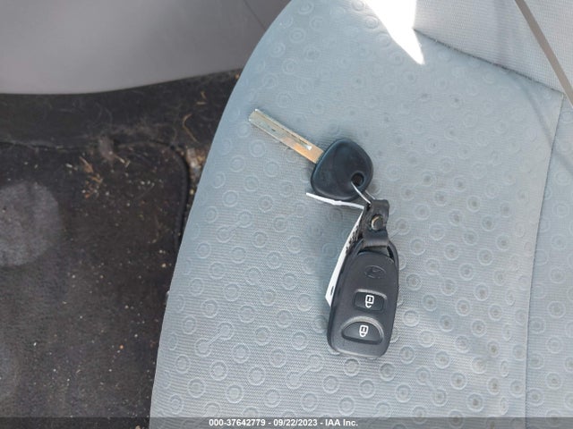 2012 HYUNDAI ACCENT SE VIN: KMHCU5AE5CU003638