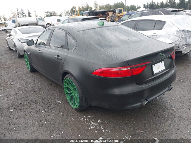 2016 JAGUAR XF SAJBK4BV9GCY17156 Photo 2