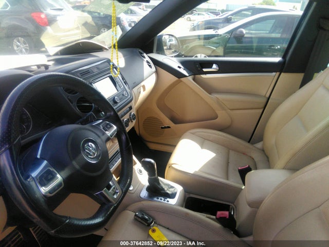 WVGBV7AX8FW548473 Volkswagen Tiguan R-line