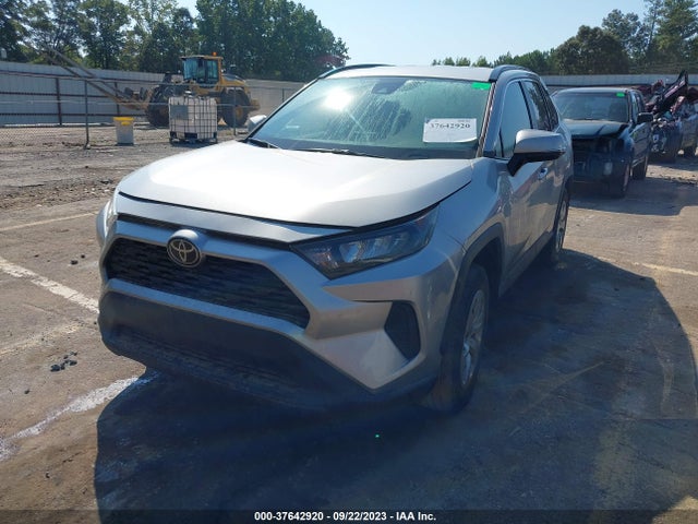 Toyota RAV4 LE 2019 2T3G1RFV3KC011724 Image 2