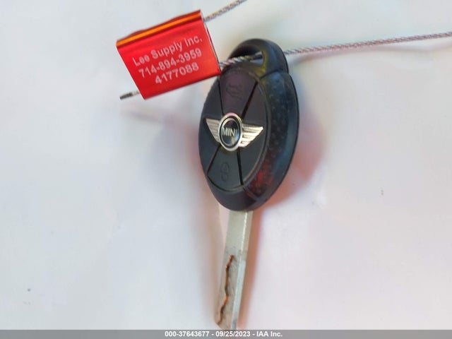 2006 MINI COOPER S WMWRE33526TL21110 Photo 10