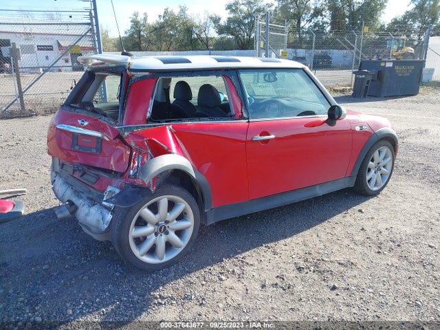 2006 MINI COOPER S WMWRE33526TL21110 Photo 3