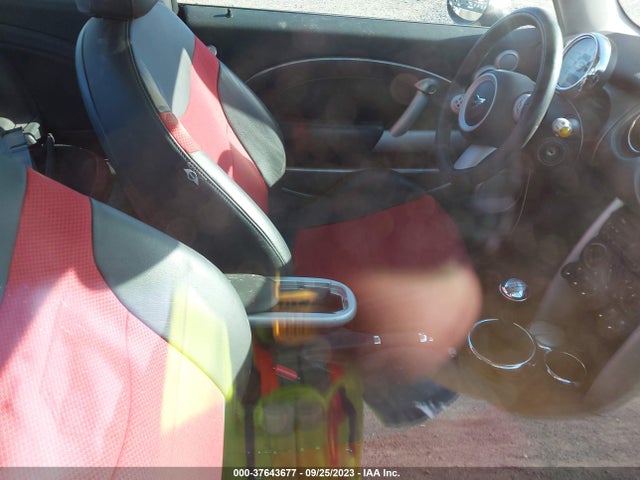 2006 MINI COOPER S WMWRE33526TL21110 Photo 4