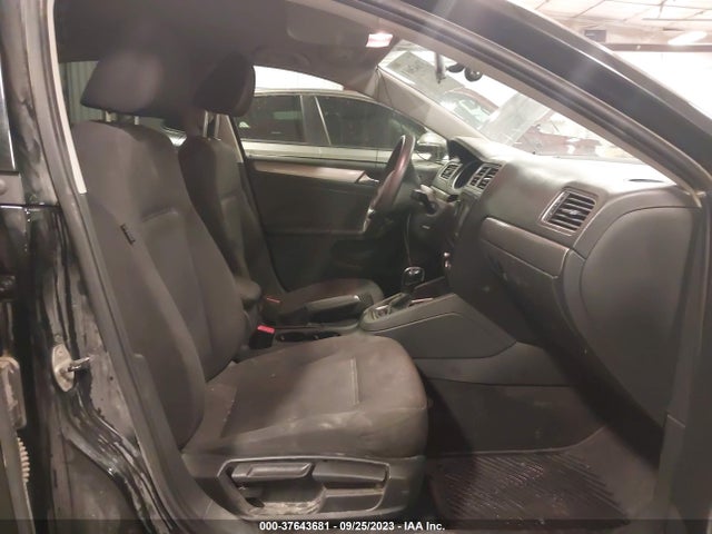 3VWD17AJ4FM352838 Volkswagen Jetta Sedan 1.8t Se