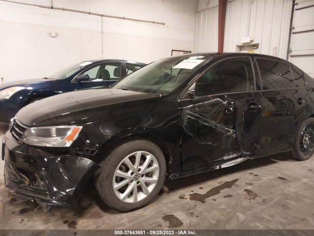 3VWD17AJ4FM352838 Volkswagen Jetta Sedan 1.8t Se