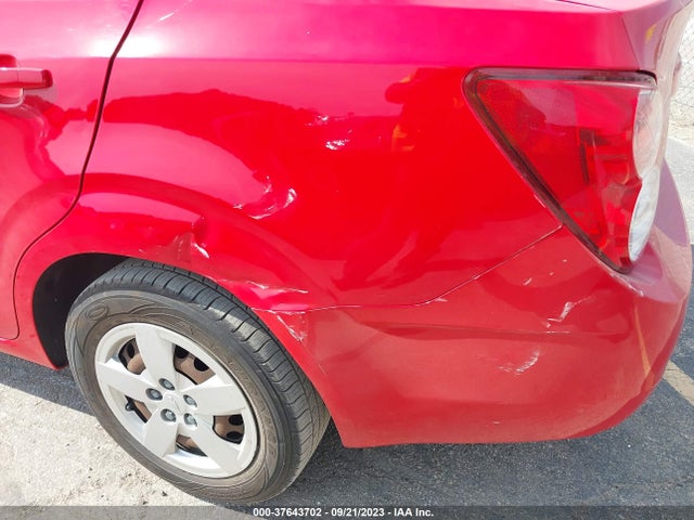 Chevrolet SONIC LS 2015 1G1JB5SH0F4152854 Image 6