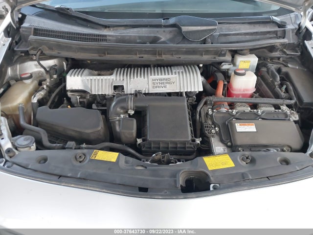 Toyota Prius Four 2015 JTDKN3DU1F0410257 Image 16