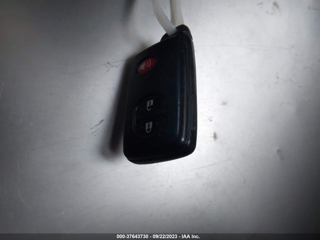 Toyota Prius Four 2015 JTDKN3DU1F0410257 Image 3