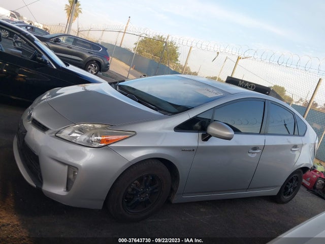 Toyota Prius Four 2015 JTDKN3DU1F0410257 Image 6