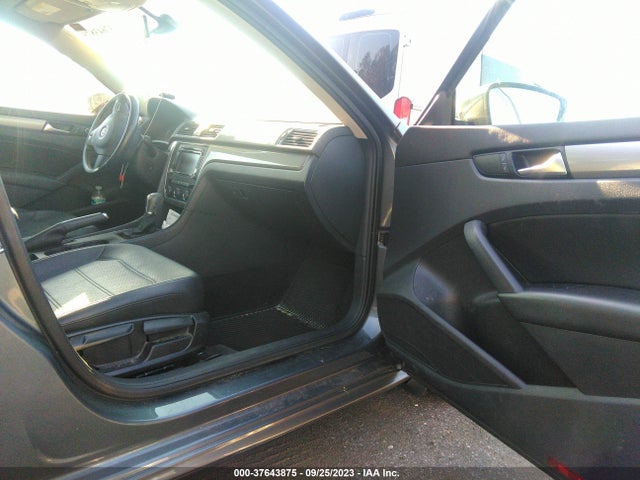 1VWAT7A38FC079239 Volkswagen Passat 1.8t Limited Edition