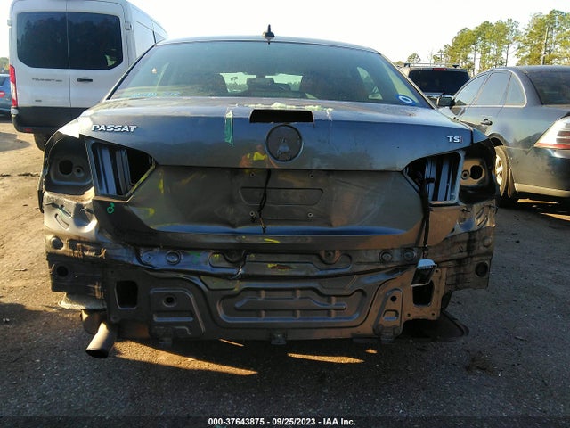 1VWAT7A38FC079239 Volkswagen Passat 1.8t Limited Edition
