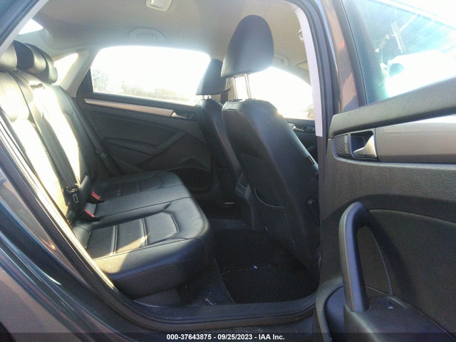 1VWAT7A38FC079239 Volkswagen Passat 1.8t Limited Edition