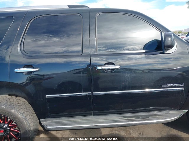 2011 GMC YUKON DENALI VIN: 1GKS2EEF3BR251367
