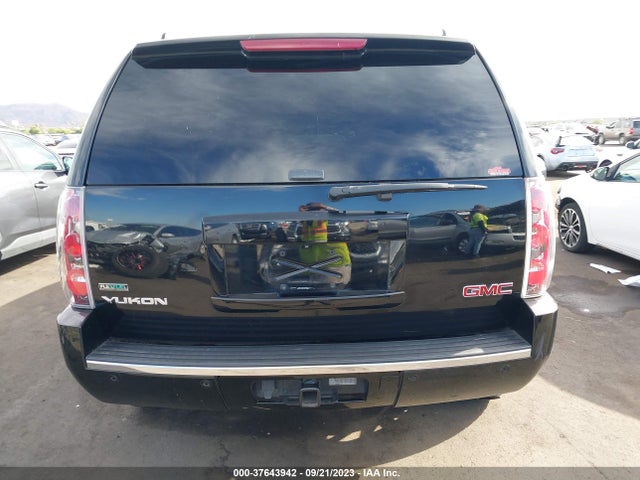 2011 GMC YUKON DENALI VIN: 1GKS2EEF3BR251367