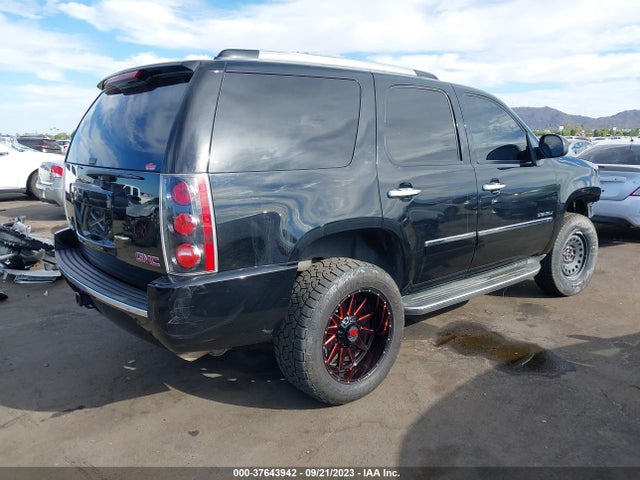 2011 GMC YUKON DENALI VIN: 1GKS2EEF3BR251367