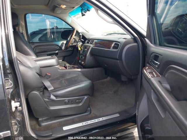 2011 GMC YUKON DENALI VIN: 1GKS2EEF3BR251367