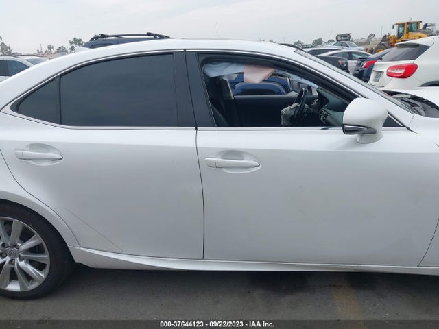 2016 LEXUS IS 200T VIN: JTHBA1D25G5034468