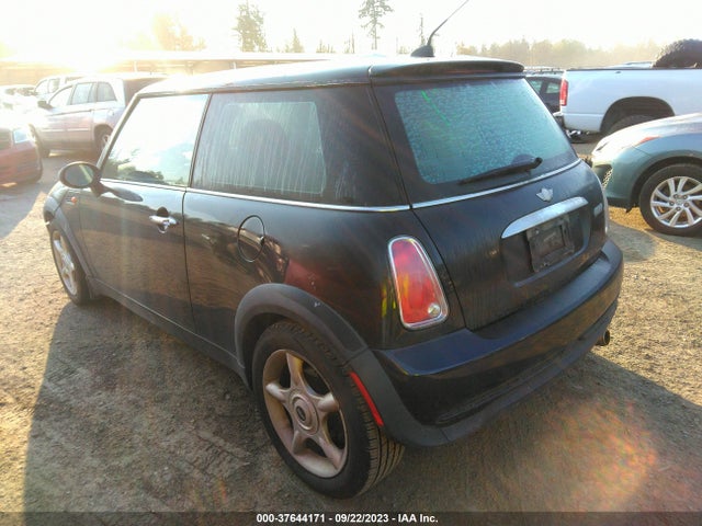 2006 MINI COOPER HARDTOP WMWRC33576TK73870 Photo 2