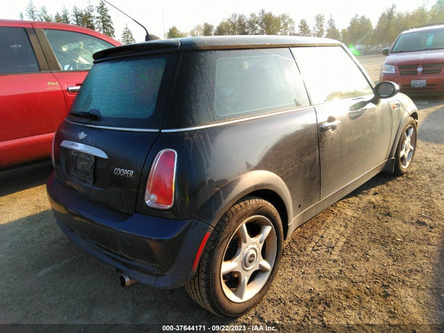 2006 MINI COOPER HARDTOP WMWRC33576TK73870 Photo 3