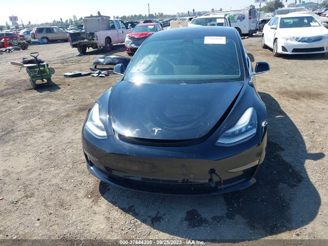 5YJ3E1EB1JF127602 Tesla Model 3 Long Range