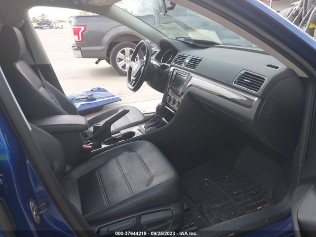1VWBT7A37HC001560 Volkswagen Passat 1.8t Se