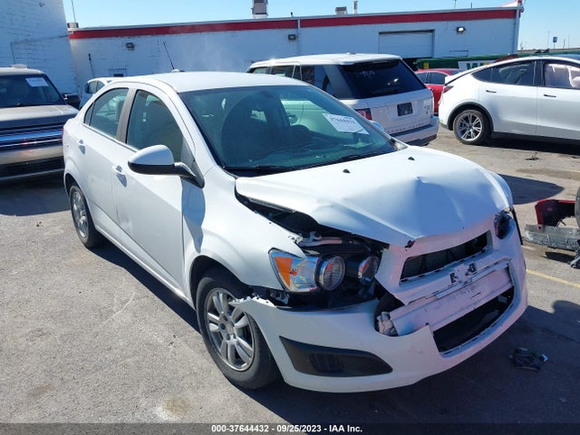 Chevrolet Sonic Lt Auto 2015 1G1JC5SH4F4109180 Image 1