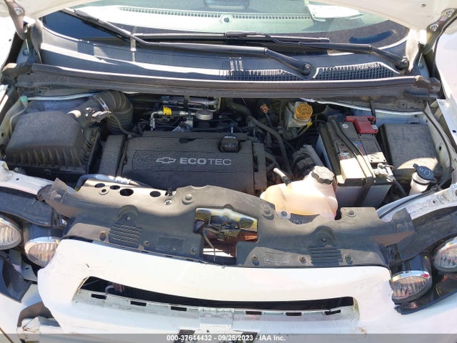 Chevrolet Sonic Lt Auto 2015 1G1JC5SH4F4109180 Image 10