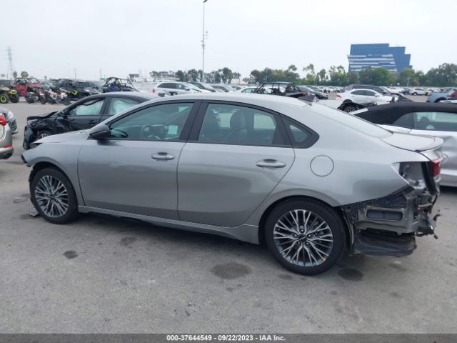 3KPF54AD8NE473826 KIA Forte Gt-line