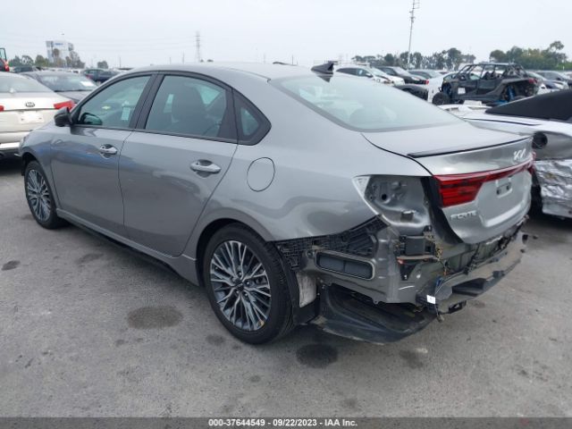 3KPF54AD8NE473826 KIA Forte Gt-line