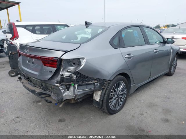 3KPF54AD8NE473826 KIA Forte Gt-line