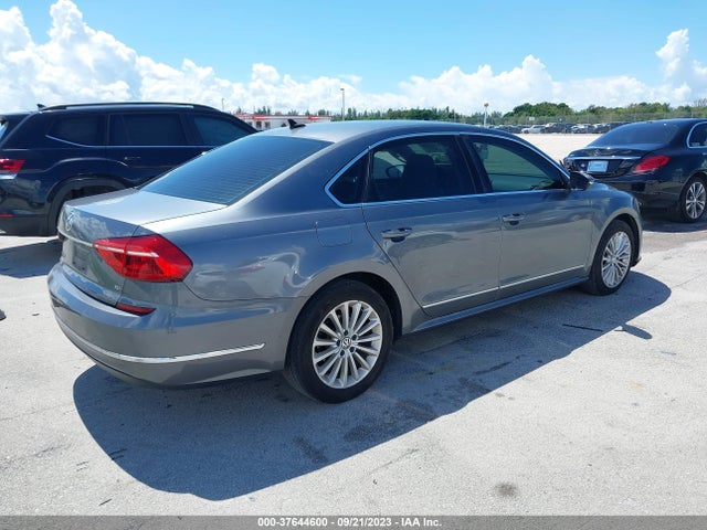 1VWBS7A30GC035423 Volkswagen Passat 1.8t Se