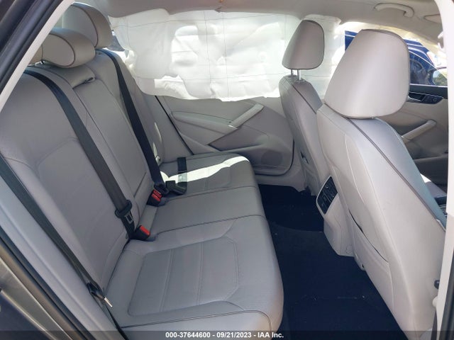 1VWBS7A30GC035423 Volkswagen Passat 1.8t Se