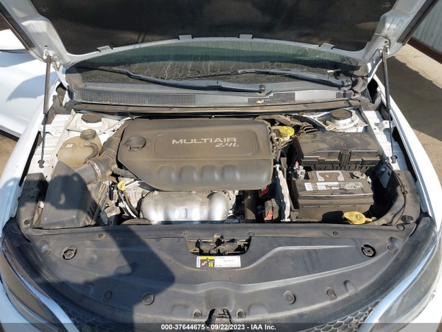 Chrysler 200 Limited 2015 1C3CCCAB8FN714786 Image 10