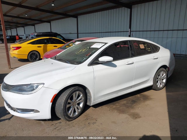 Chrysler 200 Limited 2015 1C3CCCAB8FN714786 Image 2