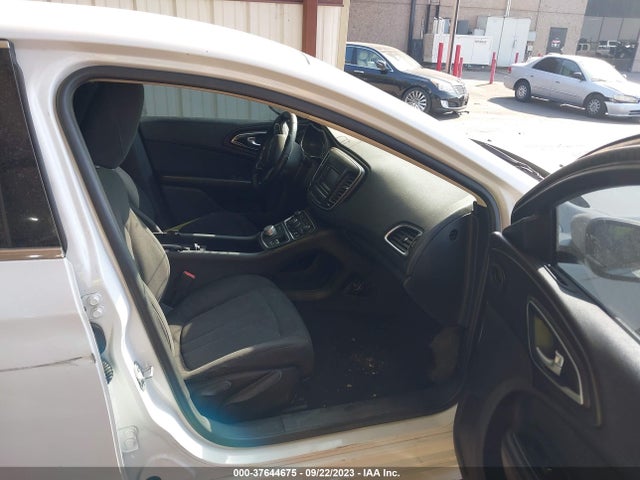Chrysler 200 Limited 2015 1C3CCCAB8FN714786 Image 5