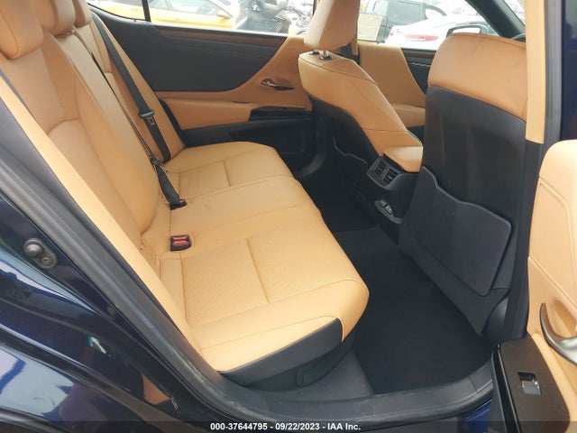 58ADA1C17PU030175 Lexus Es Es 300h