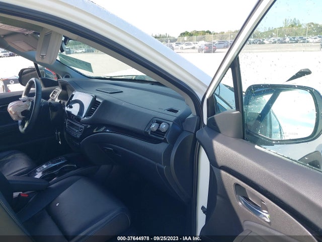 2022 HONDA PILOT 2WD TOURING 7 PASSENGER VIN: 5FNYF5H60NB030793