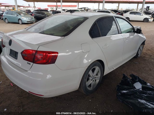 3VWLL7AJ5EM354523 Volkswagen Jetta Sedan Tdi W/premium