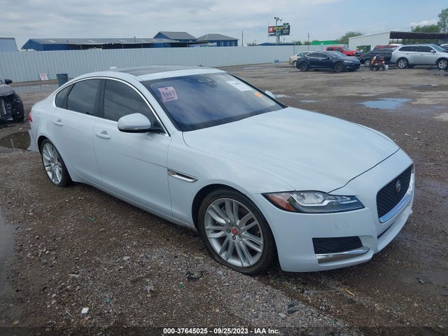 2018 JAGUAR XF SAJBH4EV0JCY53450 Photo 0